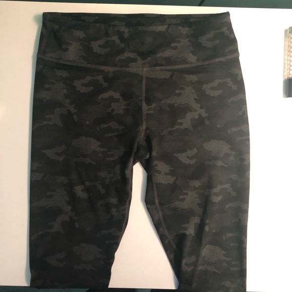 Fabletics Pants - Fabletics camo leggings